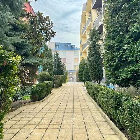 Studio In Club Jasmine For 3 Guests & Free Parking Slăntjev Brjag
